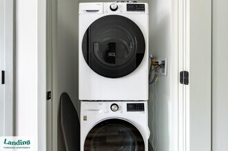 39 Railroad Ave, Unit 438 in Haverhill, MA - Building Photo - Building Photo