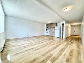 92 Nickel St in Port Colborne, ON - Building Photo - Building Photo