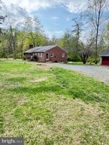 29 Laver Rd in Schwenksville, PA - Building Photo