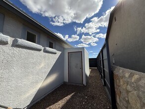 7369 Dewberry Dr in El Paso, TX - Foto de edificio - Building Photo