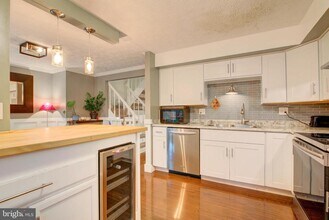 11564 Ivy Bush Ct in Reston, VA - Building Photo - Building Photo