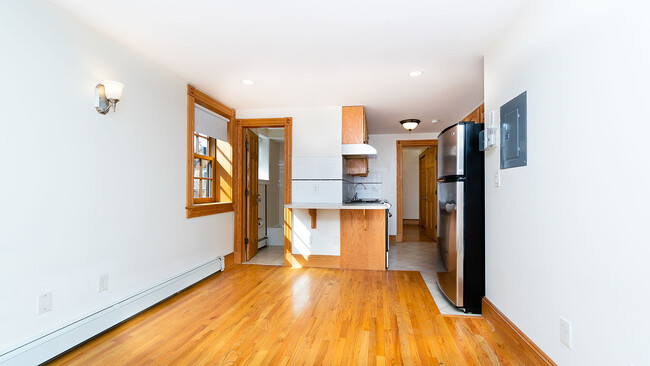 87 Myrtle St, Unit 89 #5 in Boston, MA - Building Photo - Building Photo