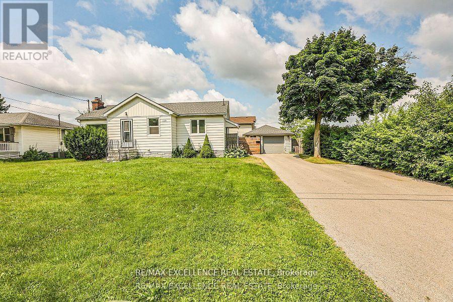 115 Carlton Ave in Welland, ON - Building Photo