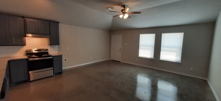 109 Lollipop in Weatherford, TX - Building Photo - Building Photo