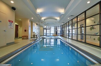 6 E 9th St in Chicago, IL - Foto de edificio - Building Photo