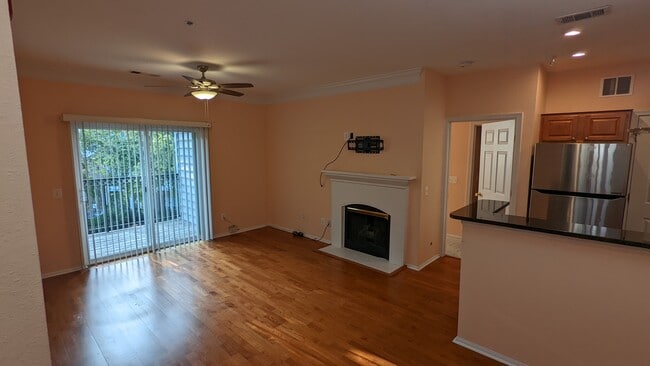 1570 Spring Gate Dr, Unit 7314 in McLean, VA - Foto de edificio - Building Photo