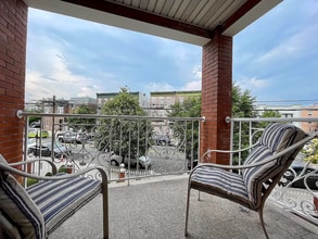 2122 43rd St, Unit 1 in Astoria, NY - Building Photo - Building Photo