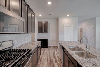 128 Tucana St in Georgetown, TX - Foto de edificio - Building Photo