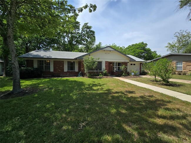 6218 Brookside Dr in Austin, TX - Foto de edificio - Building Photo