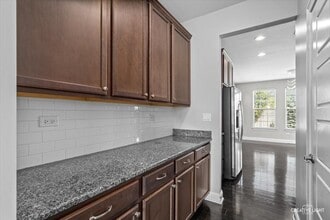 871 Heatherfield Cir in Naperville, IL - Building Photo - Building Photo