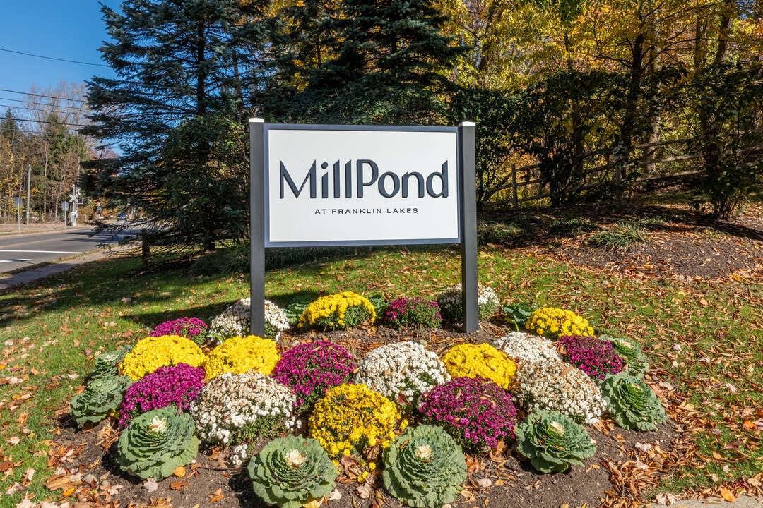 Millpond at Franklin Lakes in Franklin Lakes, NJ - Building Photo