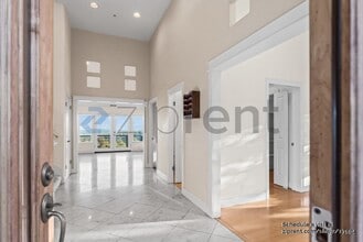 135 Montalvo Rd in Redwood City, CA - Foto de edificio - Building Photo