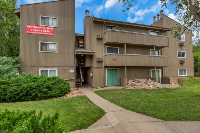 Spruce Street Apartments in Boulder, CO - Building Photo - Building Photo