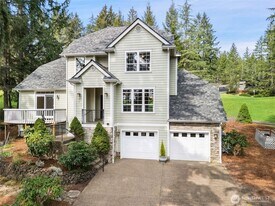 40 Huckleberry Ct in Union, WA - Building Photo