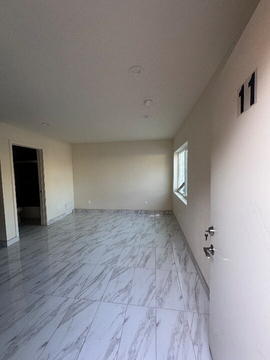 1193 N Ardmore Ave in Los Angeles, CA - Building Photo