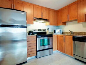 345 Rue De la Gauchetière O in Montréal, QC - Building Photo - Building Photo
