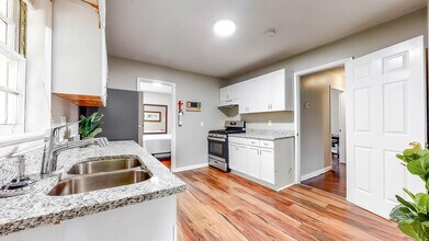 255 Hermer Cir NW in Atlanta, GA - Building Photo - Building Photo