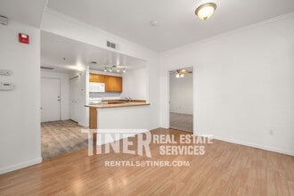 10001 Woodcreek Oaks Blvd in Roseville, CA - Building Photo - Building Photo