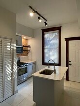 7114 S Drexel Ave, Unit 2 in Chicago, IL - Building Photo - Building Photo