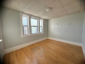 213 Laurel St in Manchester, NH - Building Photo - Building Photo