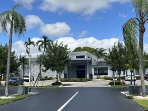 6600 S Oriole Blvd in Delray Beach, FL - Building Photo - Building Photo
