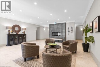 257 Millen Rd in Hamilton, ON - Building Photo - Building Photo