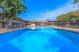 Park Terrace Apartments in San Antonio, TX - Building Photo - Building Photo