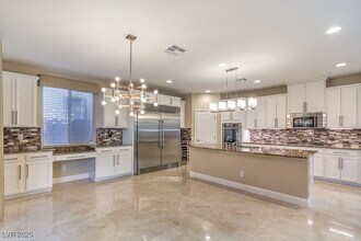 12308 Kings Eagle St in Las Vegas, NV - Foto de edificio - Building Photo