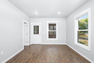 1021 Sherman St SE in Grand Rapids, MI - Building Photo - Building Photo
