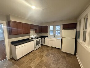 900 First St NW in Grand Rapids, MI - Building Photo - Building Photo
