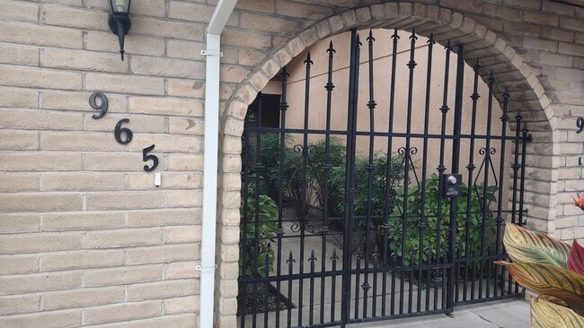 965 Johnfer Way in Sacramento, CA - Building Photo - Building Photo