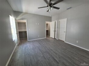 1905 Davenport St, Unit 3 in Weslaco, TX - Building Photo - Building Photo