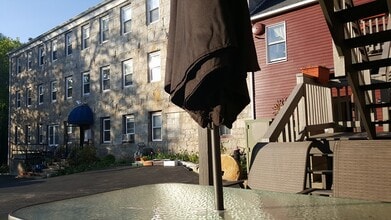 3 Cook St in Douglas, MA - Foto de edificio - Building Photo