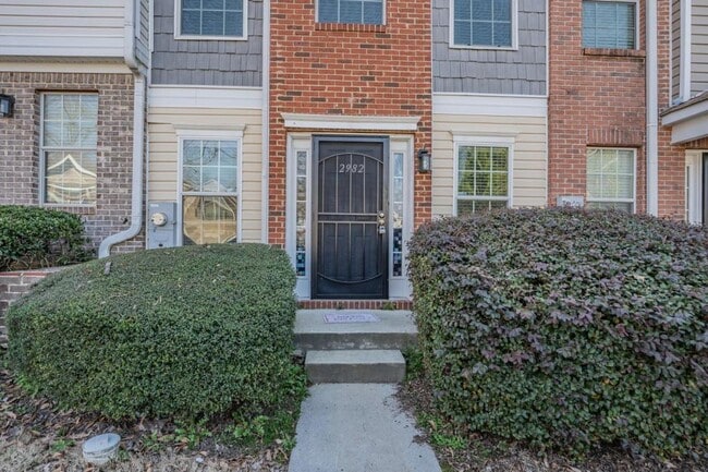 property at 2982 Vining Ridge Ln