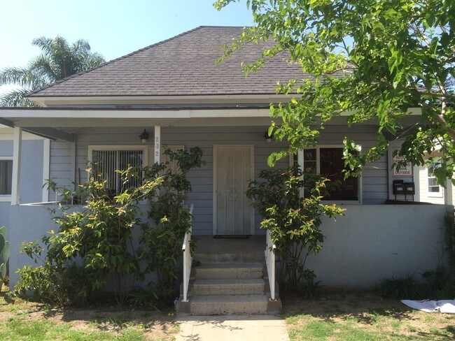 234 N 10th St in Santa Paula, CA - Building Photo - Building Photo