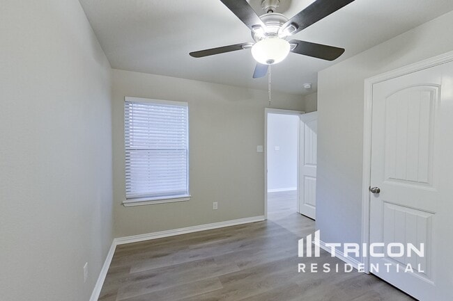 1701 Crimson Ave in Farmersville, TX - Building Photo - Building Photo