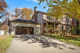 16425 Kingswood Ct in Lakeville, MN - Building Photo