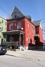 2322 Wheeler St, Unit 3 in Cincinnati, OH - Foto de edificio - Building Photo