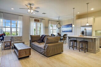 140 Ocean Breeze Dr in Juno Beach, FL - Building Photo - Building Photo