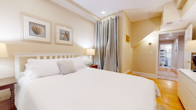 290 Beacon St, Unit 3 in Boston, MA - Building Photo - Building Photo