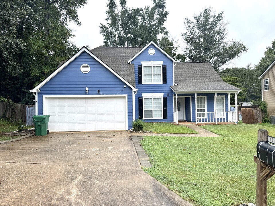 4201 E Meadow Dr in Duluth, GA - Building Photo