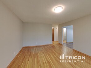 1397 Pinewood Dr in Woodbury, MN - Building Photo - Building Photo