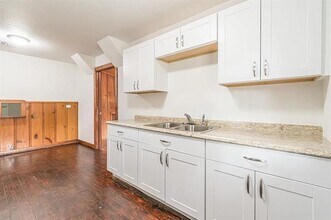 129 Koehler Ct in San Antonio, TX - Building Photo - Building Photo