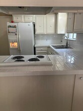 1001 Ridgeline Dr in Round Rock, TX - Foto de edificio - Building Photo