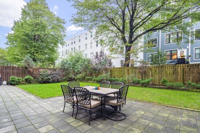 636 5th St in Hoboken, NJ - Building Photo - Building Photo