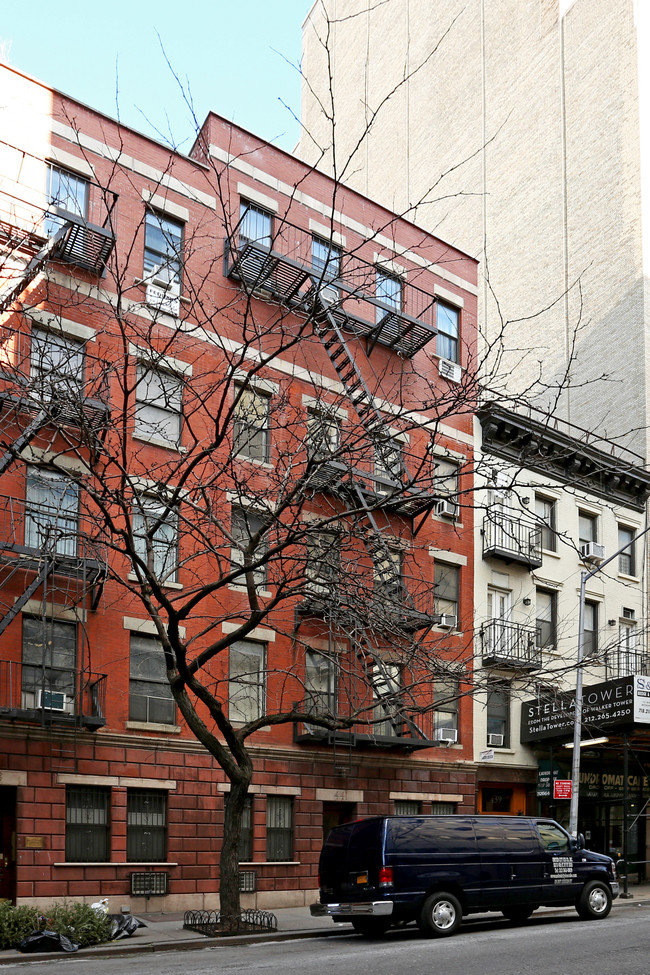 441 443 West 50 Street in New York, NY - Foto de edificio - Building Photo