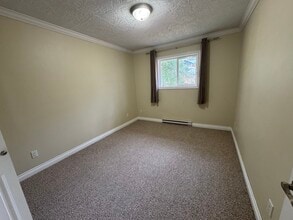 5855 Sycamore St in Duncan, BC - Building Photo - Building Photo