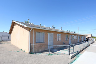 512 Trumbull Ave SE in Albuquerque, NM - Building Photo