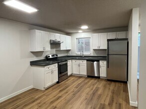 3831 34th Ave W in Seattle, WA - Building Photo - Building Photo