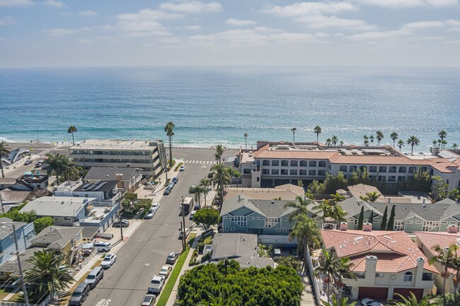 168 Walnut Ave in Carlsbad, CA - Building Photo - Building Photo